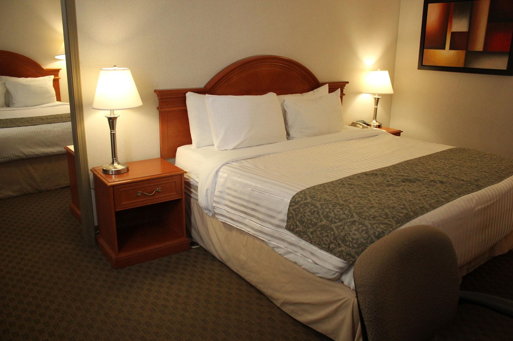 Hotel Ramada By Wyndham Edmonton South Zewnętrze zdjęcie
