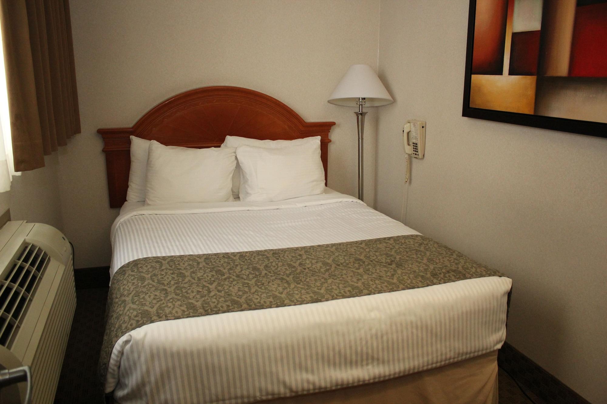 Hotel Ramada By Wyndham Edmonton South Zewnętrze zdjęcie