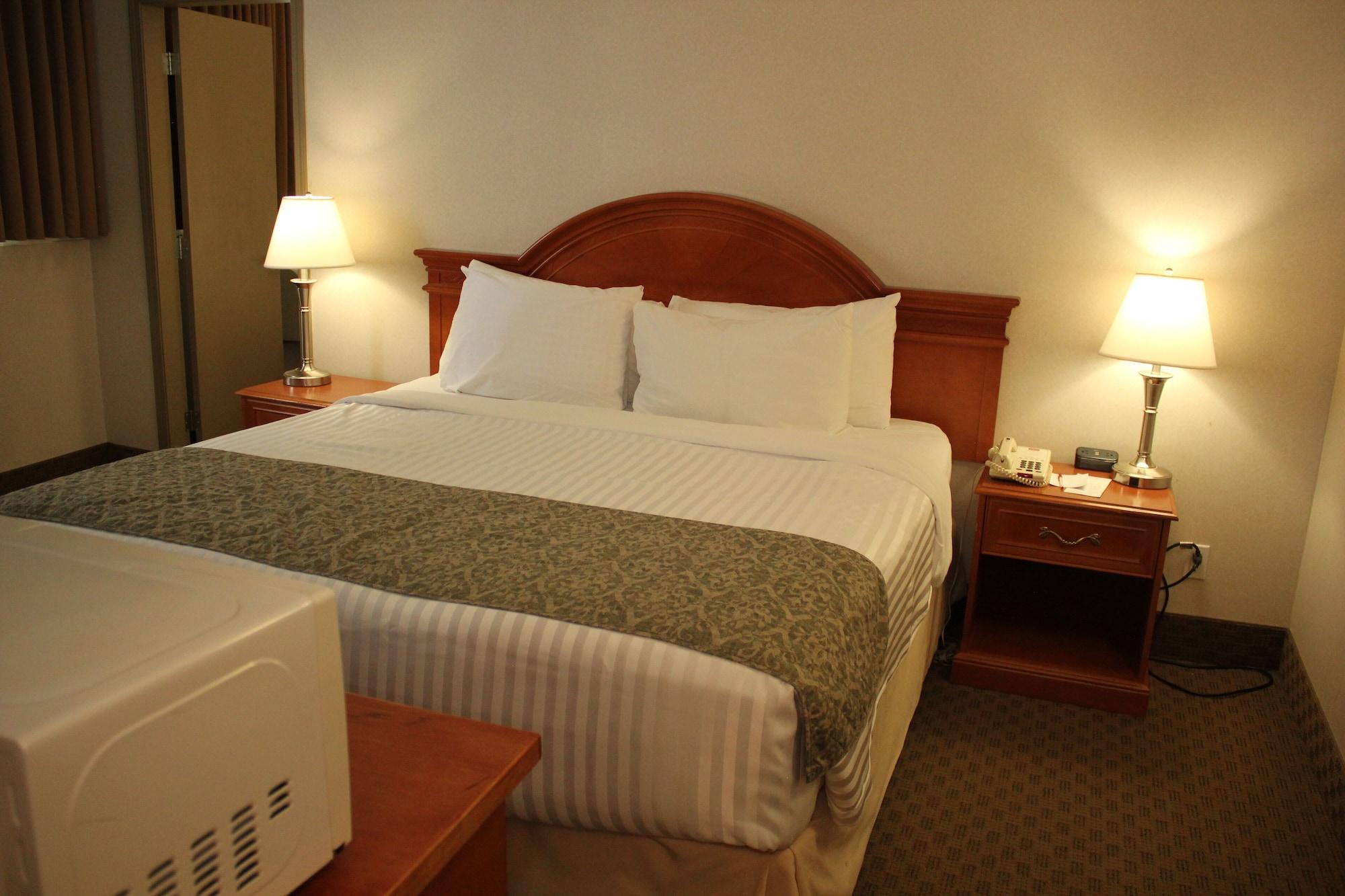Hotel Ramada By Wyndham Edmonton South Zewnętrze zdjęcie