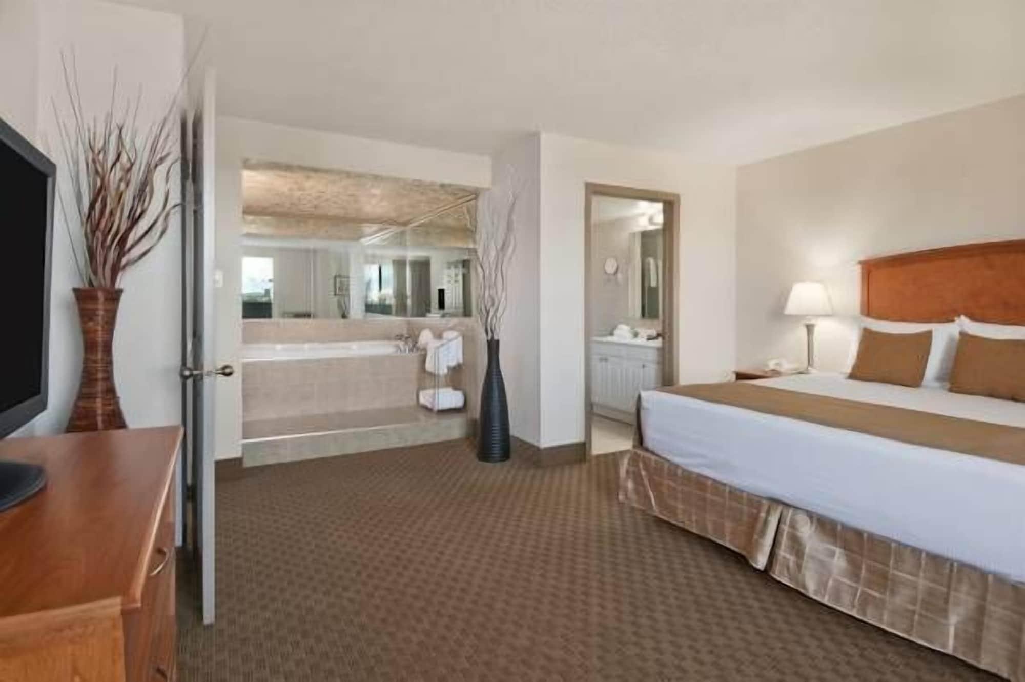 Hotel Ramada By Wyndham Edmonton South Zewnętrze zdjęcie