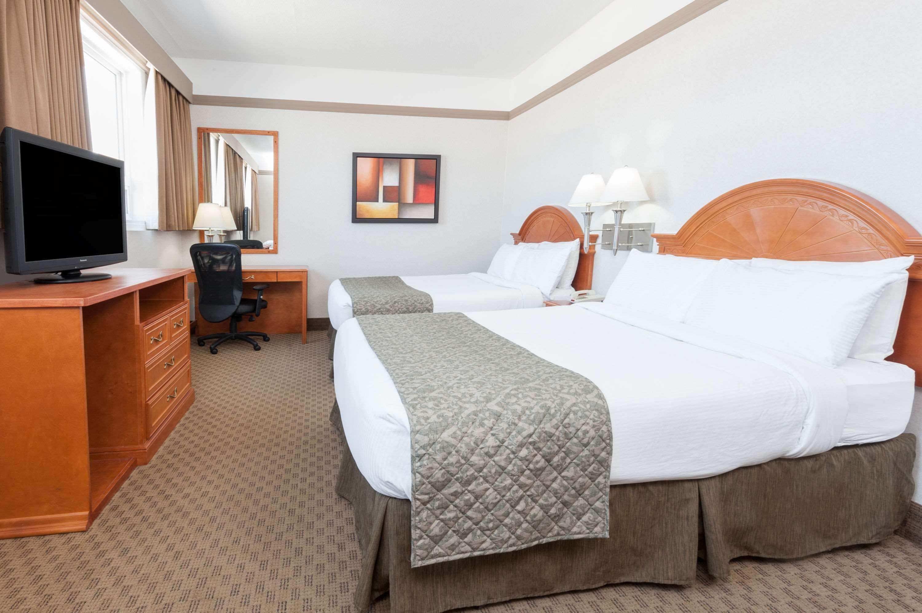 Hotel Ramada By Wyndham Edmonton South Zewnętrze zdjęcie