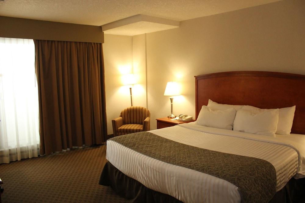 Hotel Ramada By Wyndham Edmonton South Zewnętrze zdjęcie