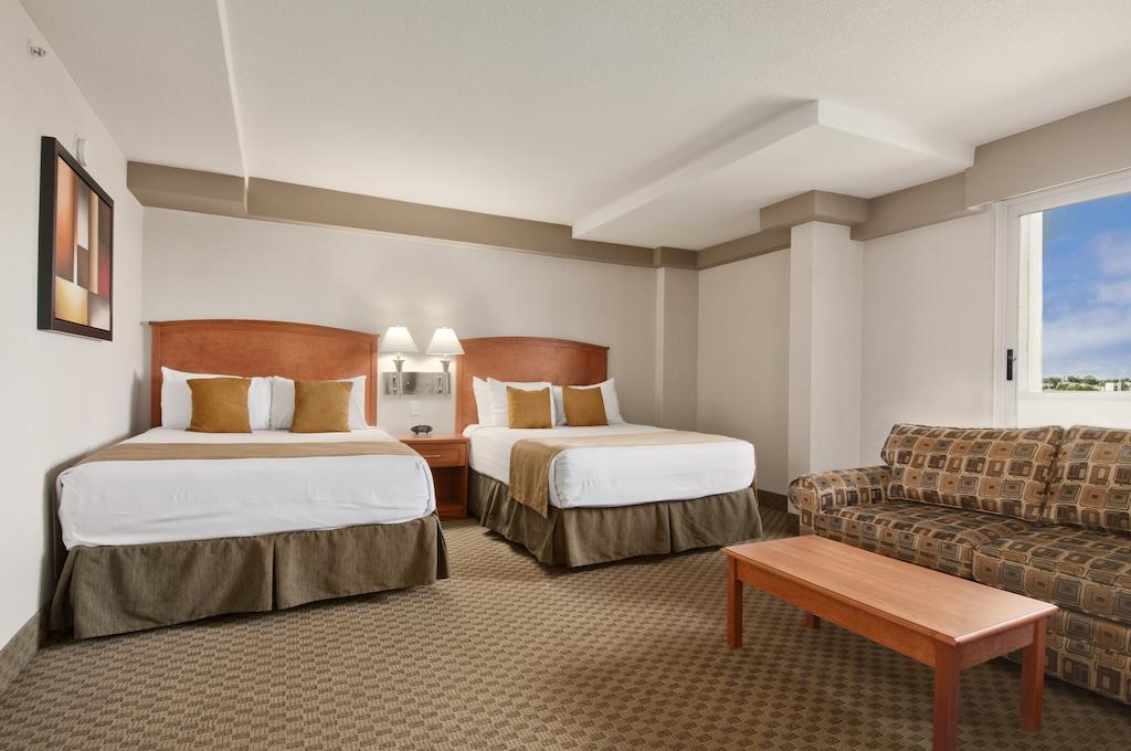 Hotel Ramada By Wyndham Edmonton South Pokój zdjęcie