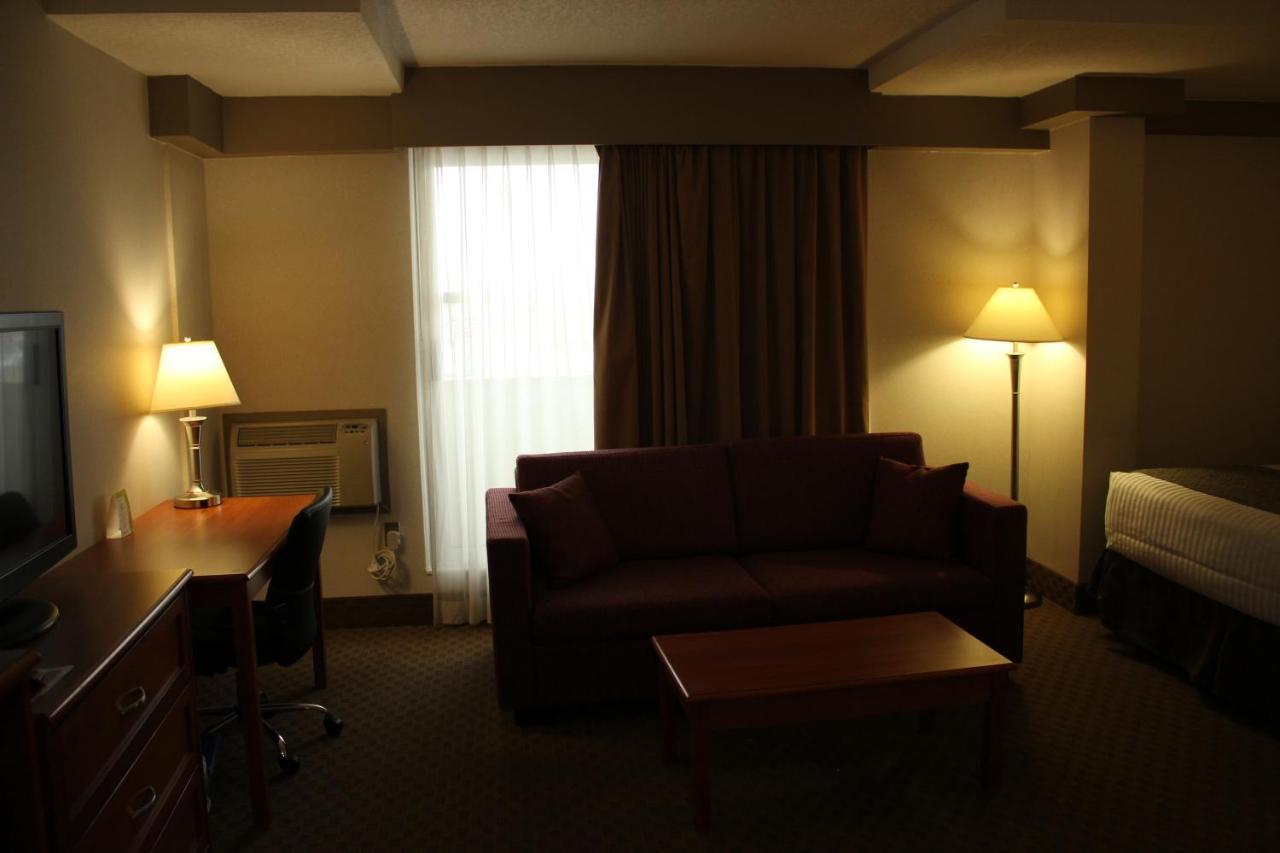 Hotel Ramada By Wyndham Edmonton South Zewnętrze zdjęcie